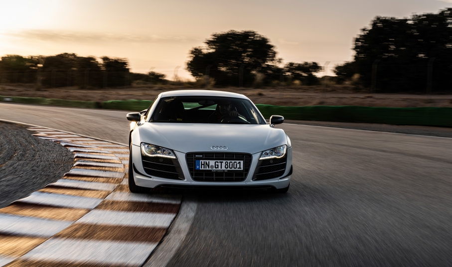 Audi R8 Coupe V10 GT RWD