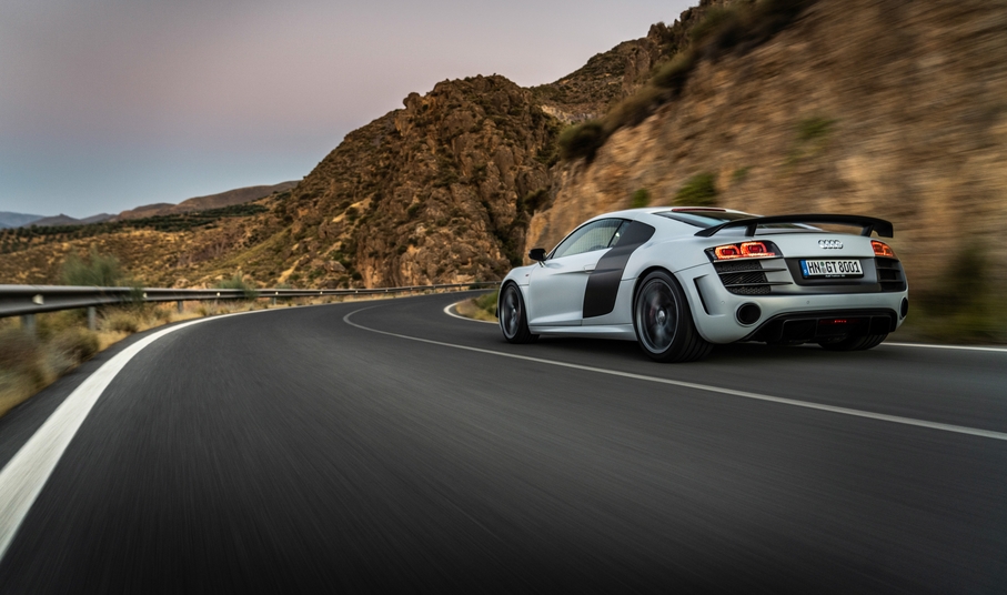 Audi R8 Coupe V10 GT RWD