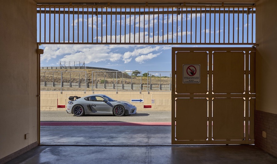 Porsche 718 Cayman GT4 RS
