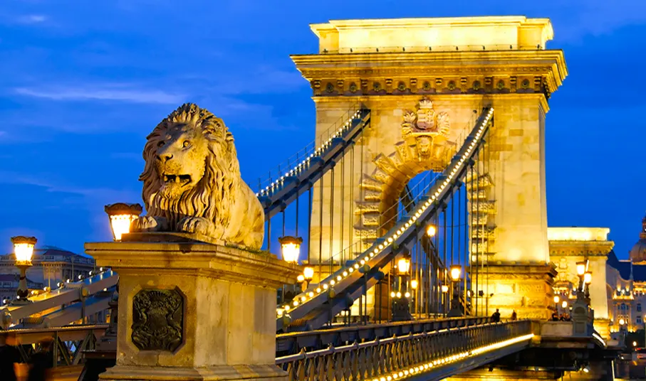 Szechenyi Chain Bridge, Budapest, Hungary