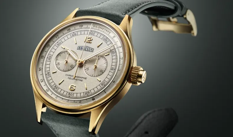 Angelus Chronographe Telemètre Yellow Gold White