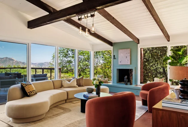 7523 Mulholland Dr