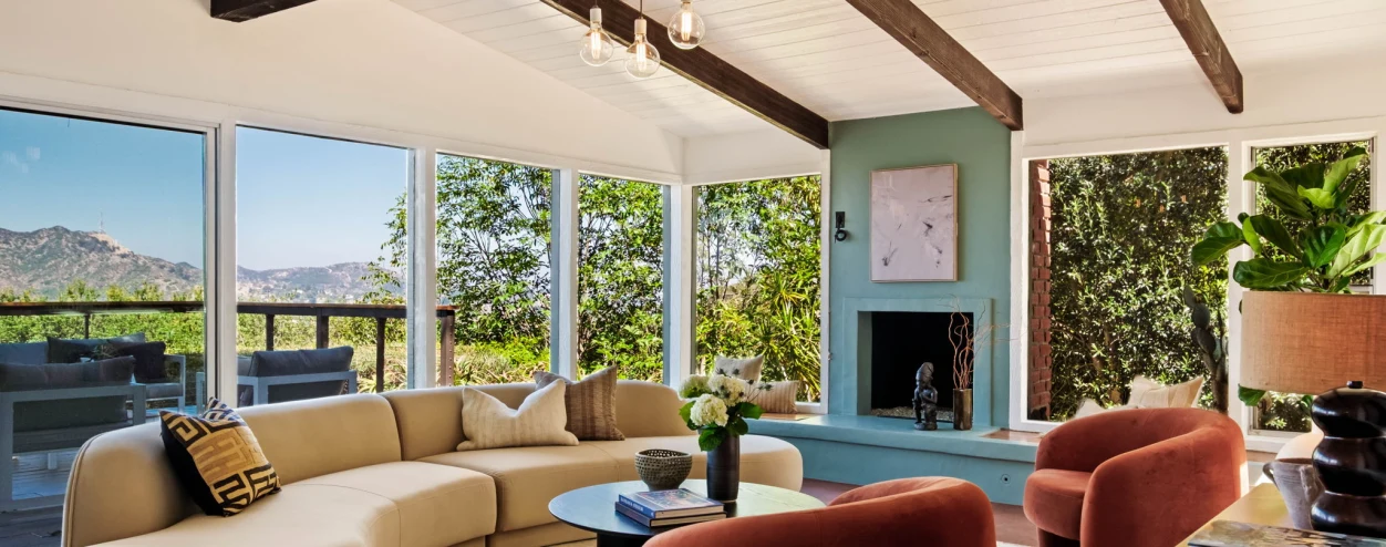7523 Mulholland Dr