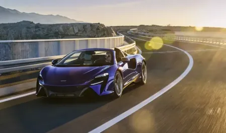 McLaren Artura Spider