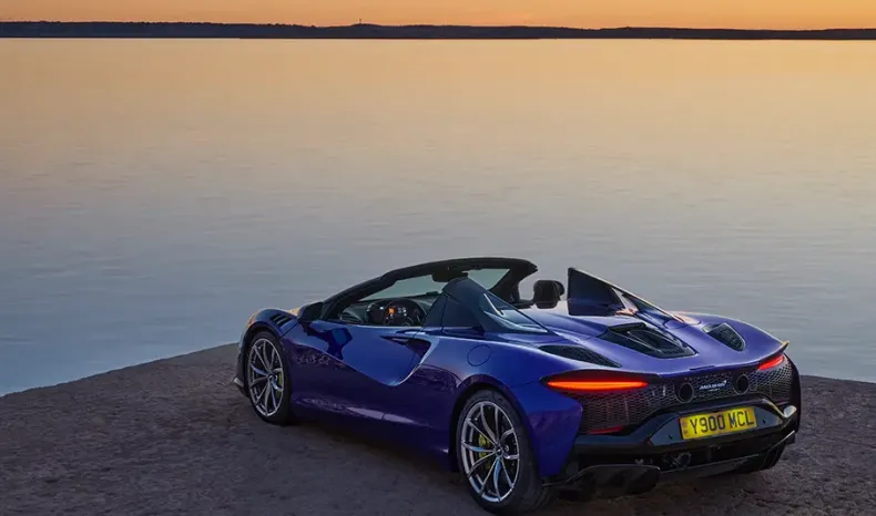 McLaren Artura Spider