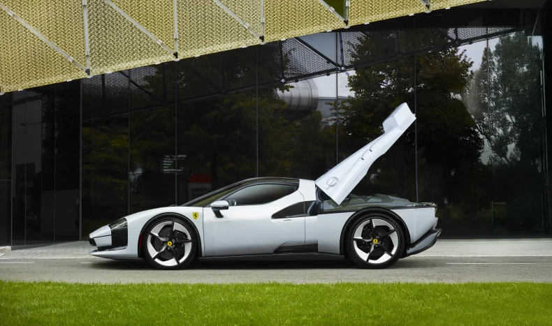 Ferrari SC40