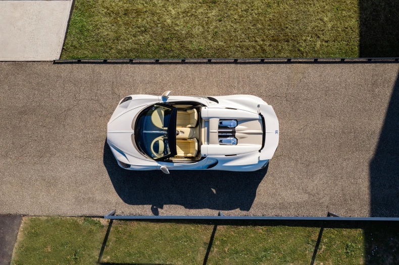 W16 Mistral