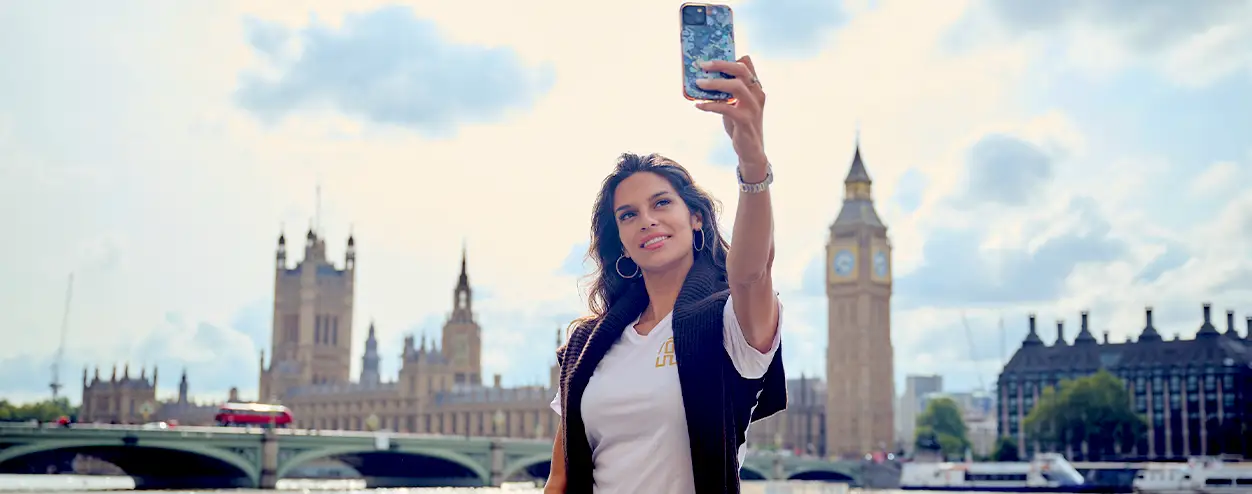 Raquel Romans in London