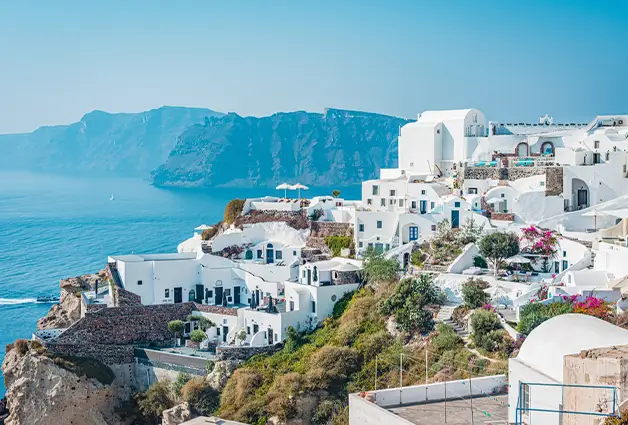 Discover Santorini – A Mediterranean Paradise
