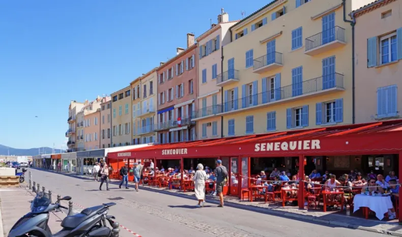 Cafe Senequier