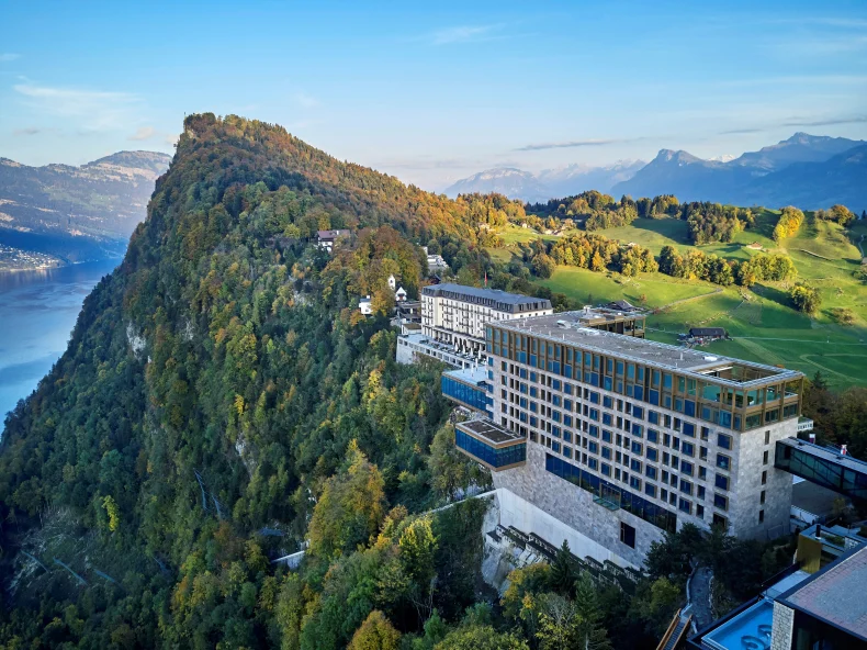 Five Distinctive Pools at Luxury Hotels Around the World