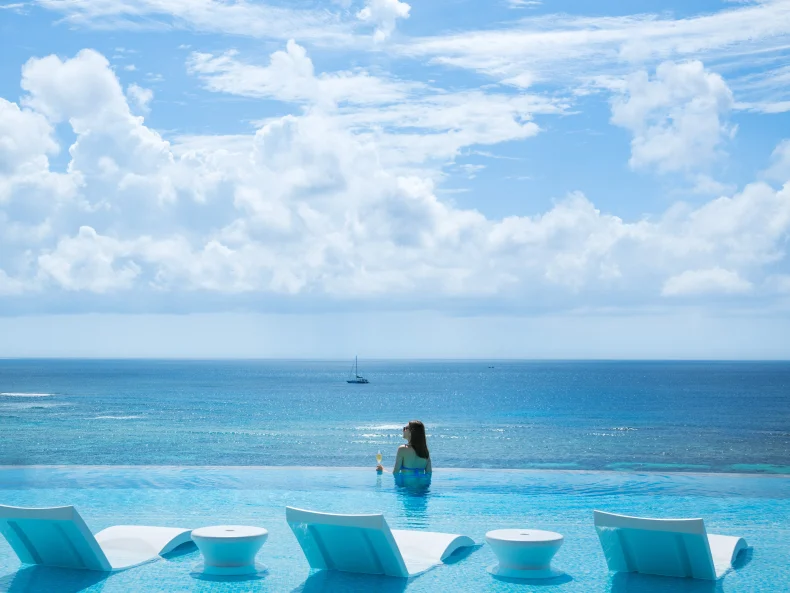 Five Distinctive Pools at Luxury Hotels Around the World