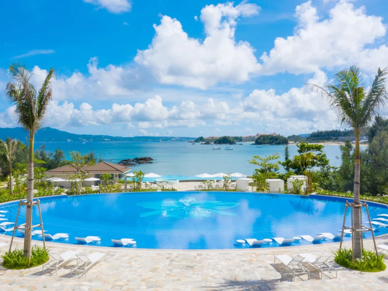 Five Distinctive Pools at Luxury Hotels Around the World