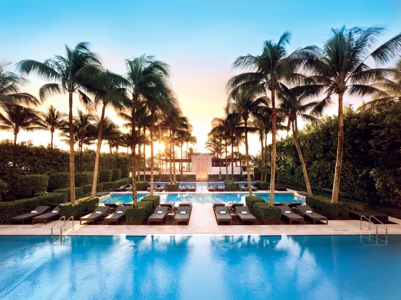 Five Distinctive Pools at Luxury Hotels Around the World