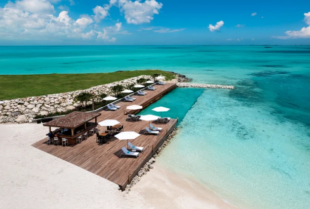 Six Distinctive Pools at Luxury Hotels Around the World