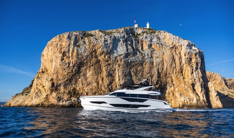 Sunseeker 90 Ocean yacht