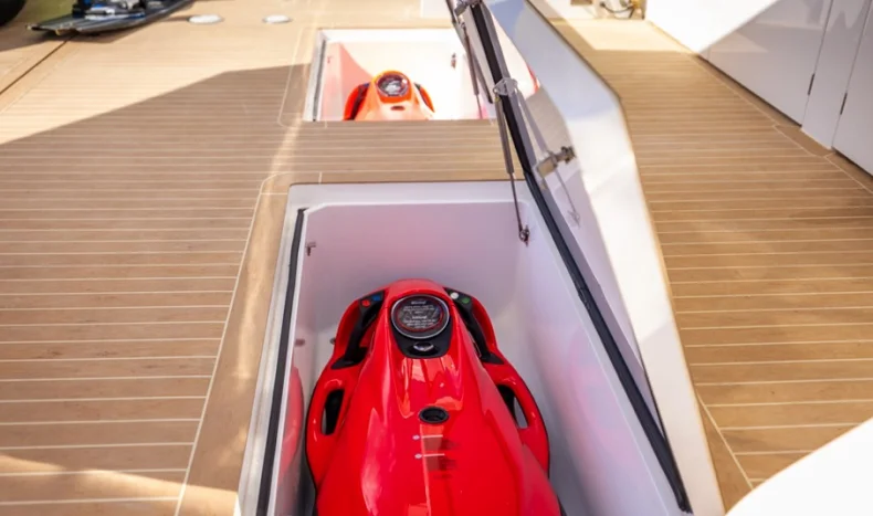 Sunseeker 90 Ocean yacht