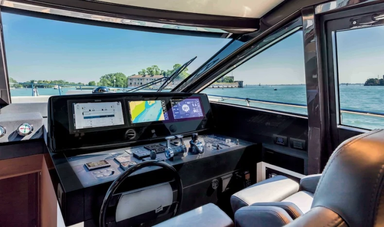 Ferretti 670 yacht