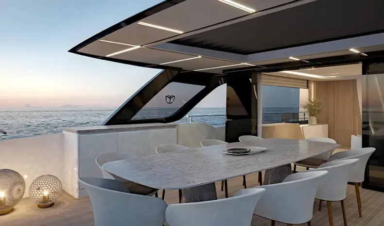 Majesty 100 Terrace yacht