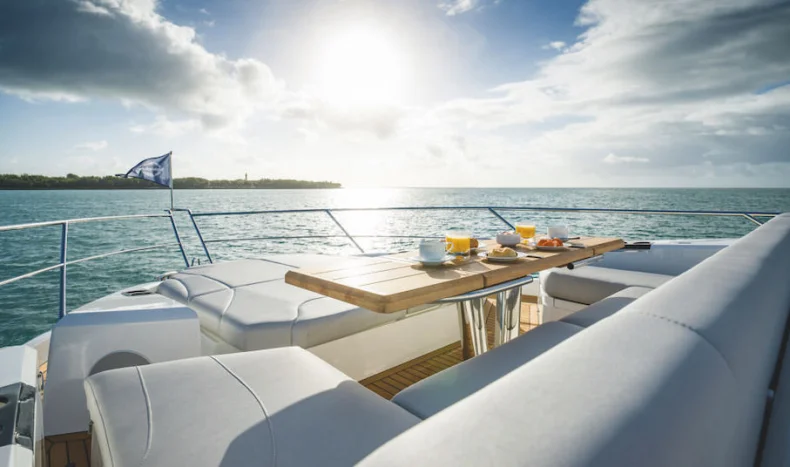 Sunseeker Manhattan 68 yacht