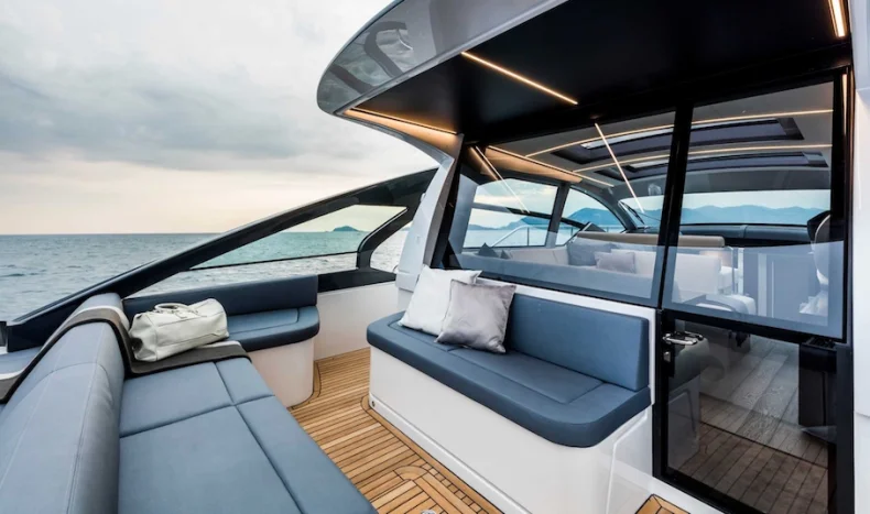 Pershing 5X luxury yacht