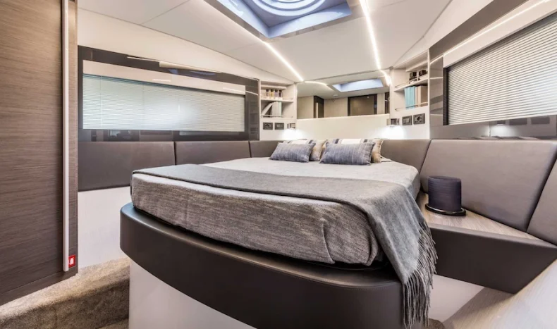 Pershing 5X luxury yacht