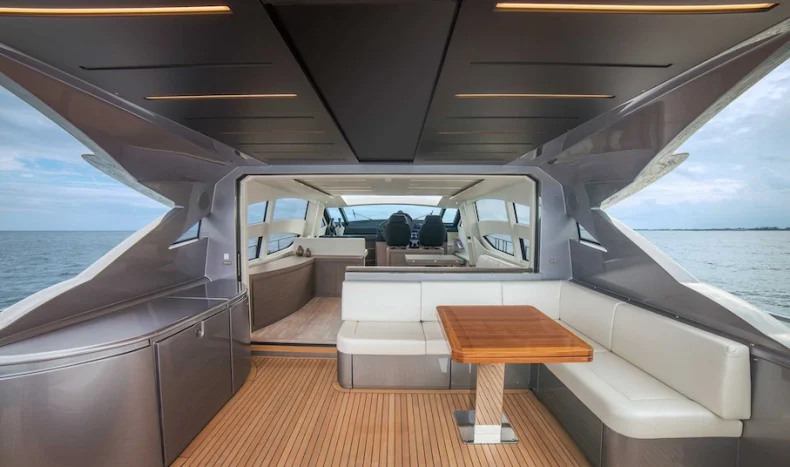 Pershing 74
