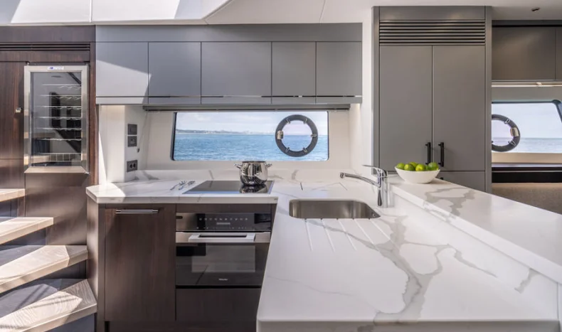 Sunseeker Predator 74 yacht