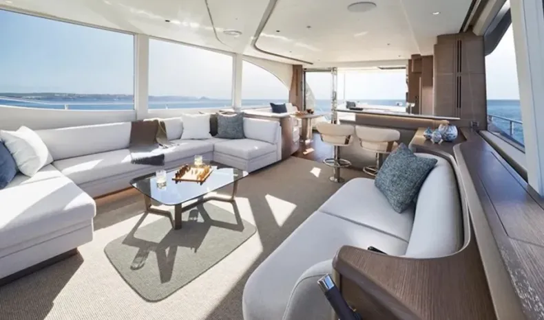 Princess Y72 – Cozy interiors.
