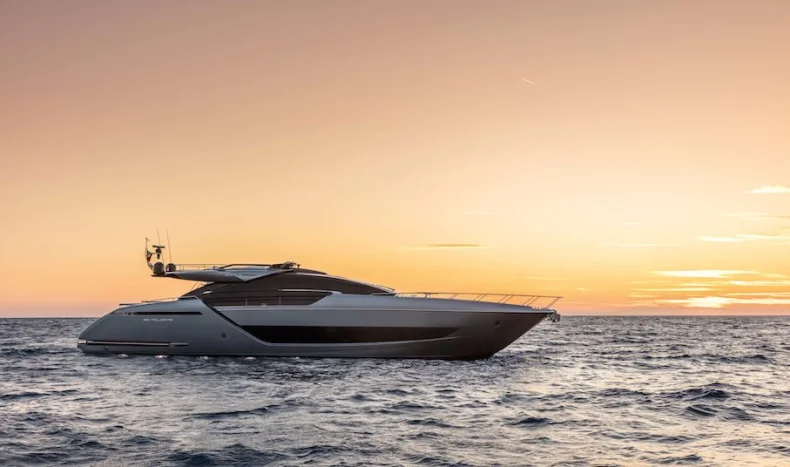Riva 88 Folgore yacht
