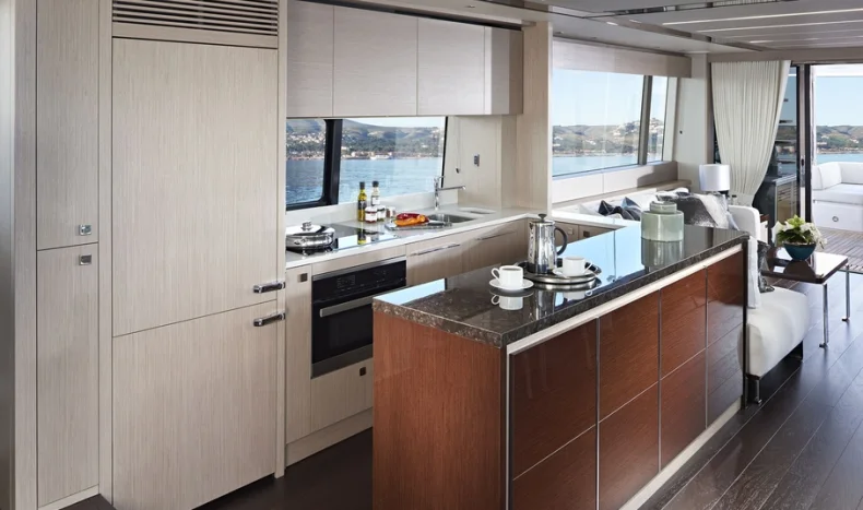 Sunseeker 76 yacht