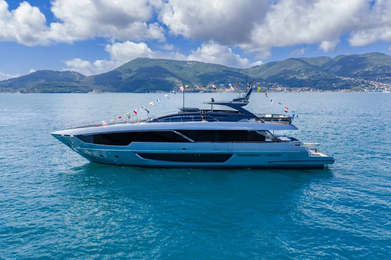 Riva 103' CorSaro Super