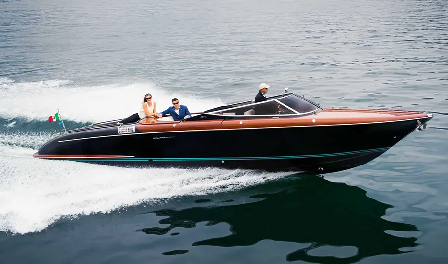 The elite runabout boat - Riva Aquariva Super.