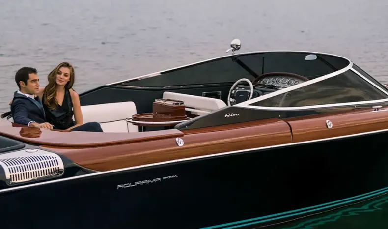 The elite runabout boat - Riva Aquariva Super.