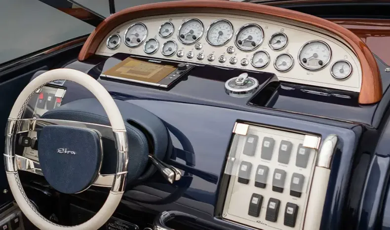 The elite runabout boat - Riva Aquariva Super.